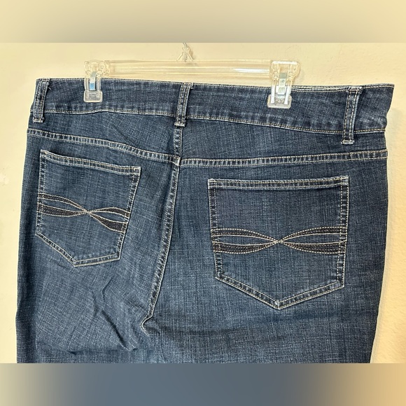 Riders by Lee Mid Rise Stretch Dark Wash Distressed Straight Leg Jeans- size 18 - Picture 4 of 9